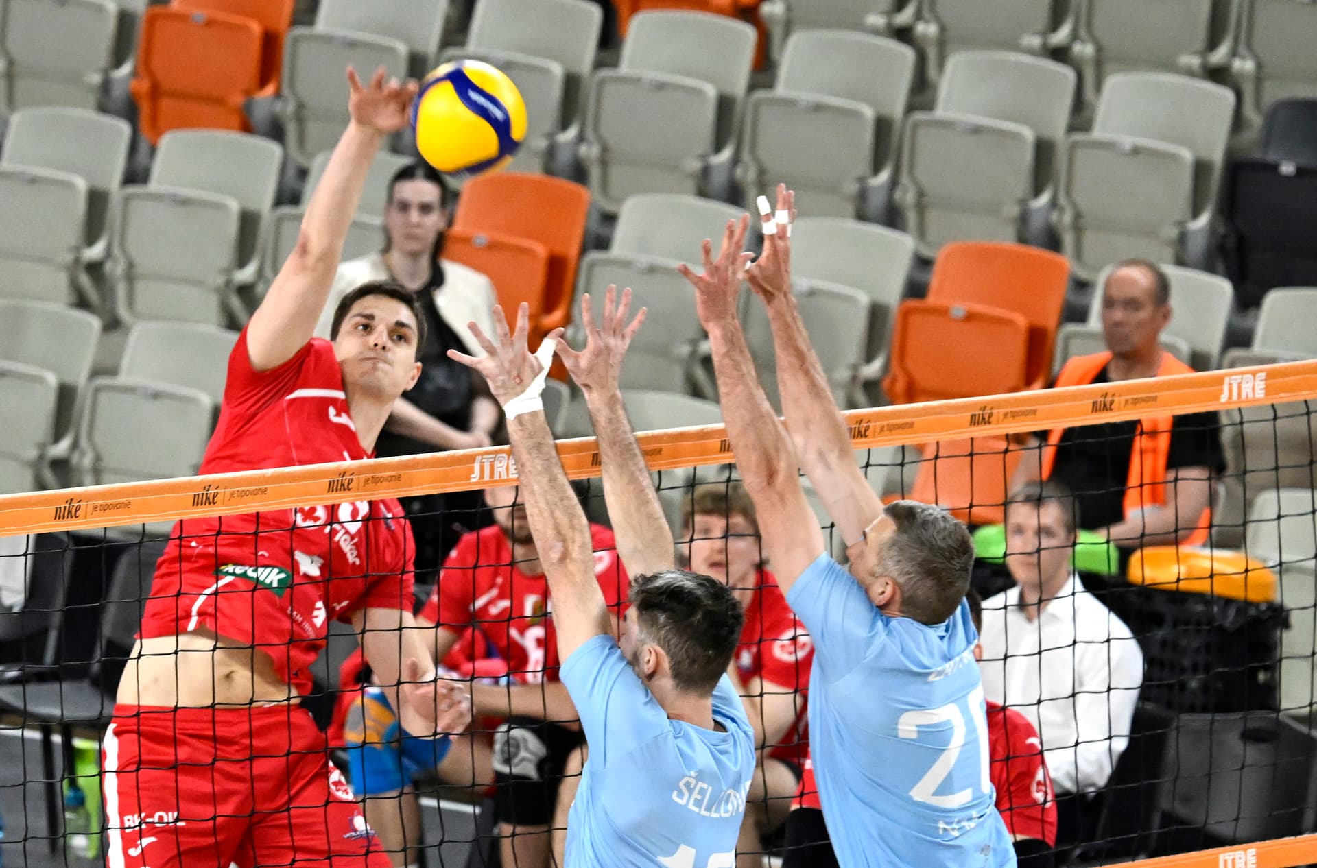 Pohľadom Petra Kalného: Tretí zápas finále play-off mužov Slovan - Komárno