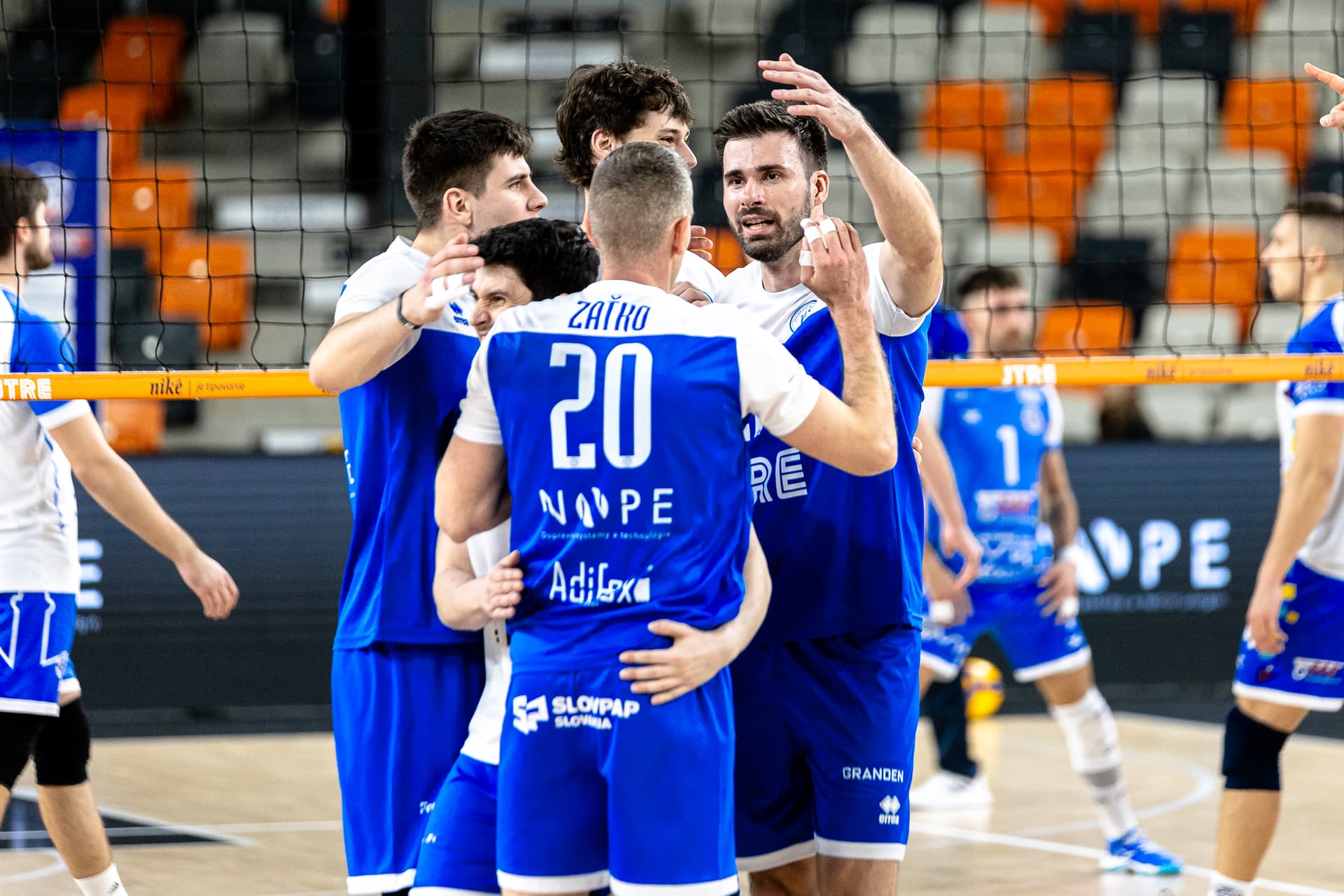 Prvými finalistami sa stali volejbalisti VKP, Svidník piaty