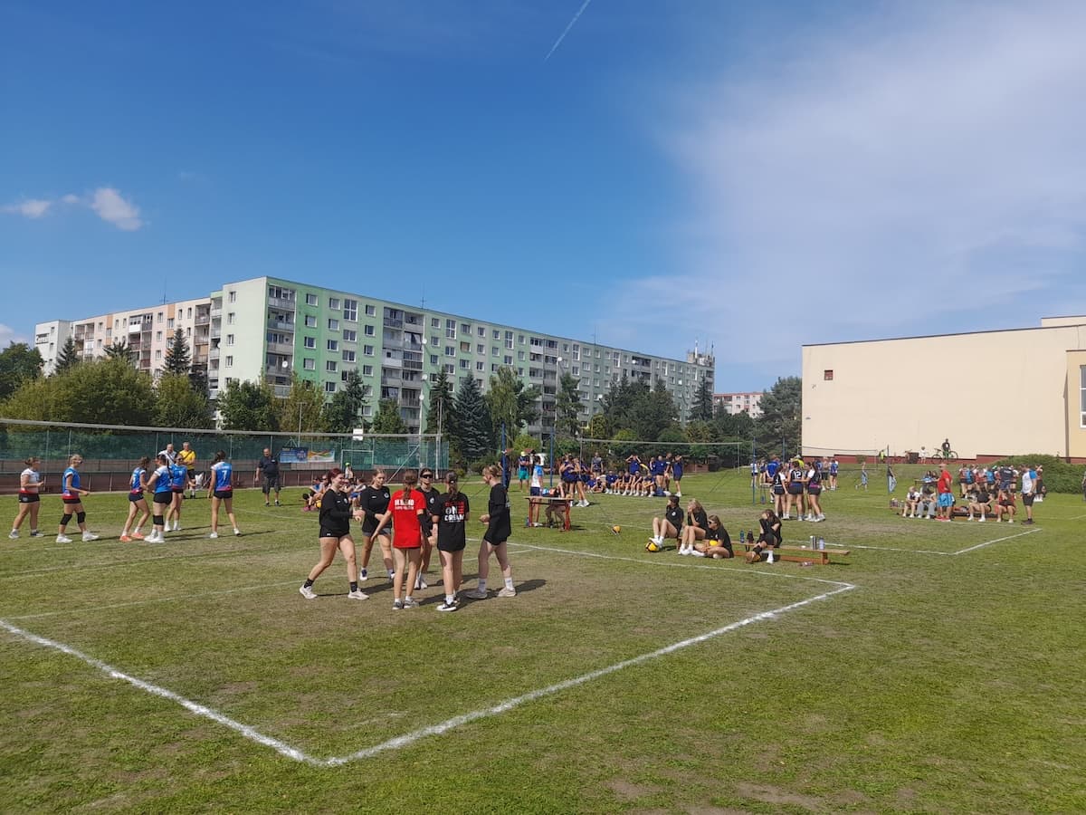 Prešov opäť ožil mládežníckym volejbalom pod holým nebom!