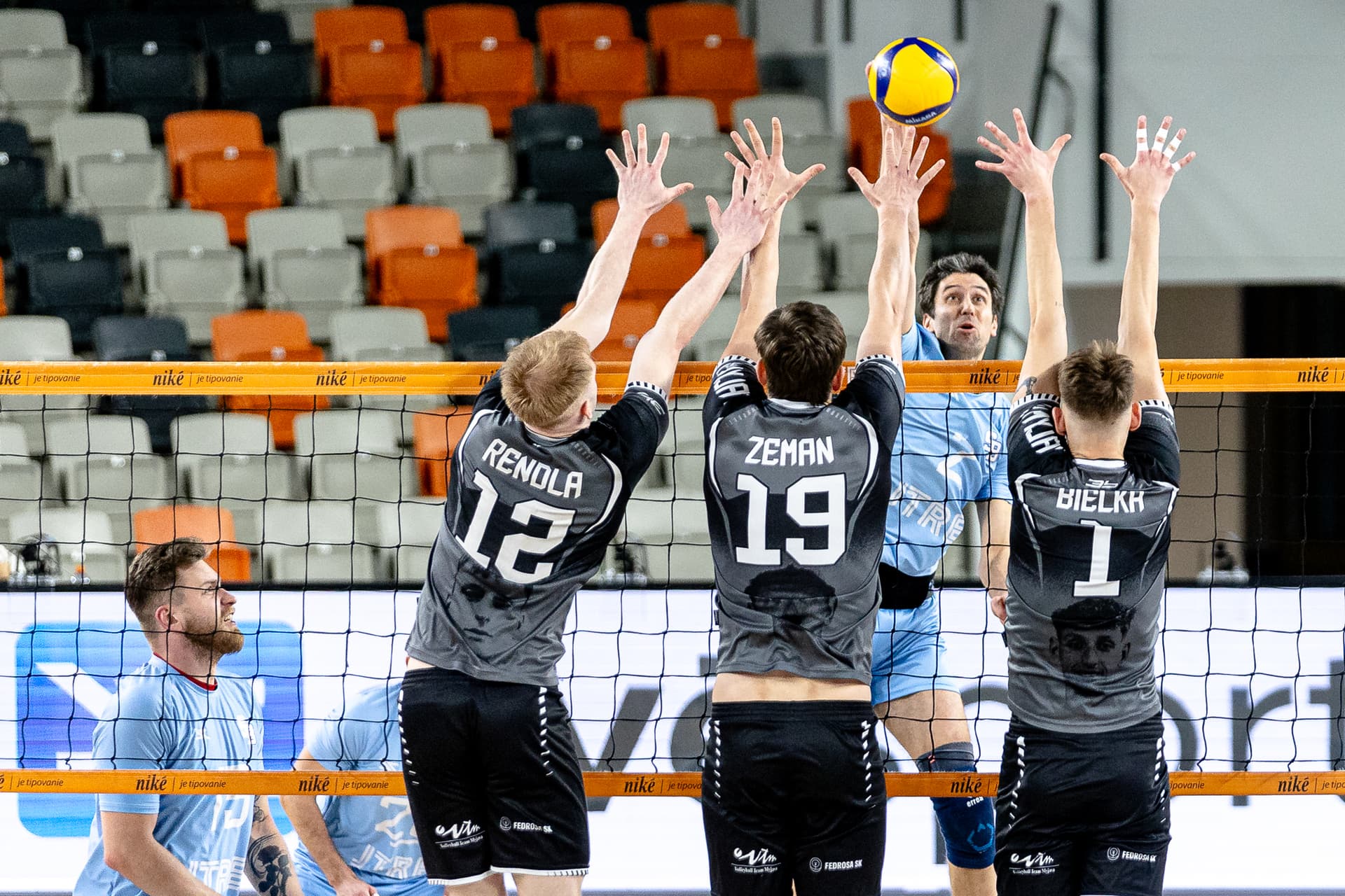 Pohľadom Petra Kalného: Prvý zápas semifinále play-off mužov Slovan - Myjava
