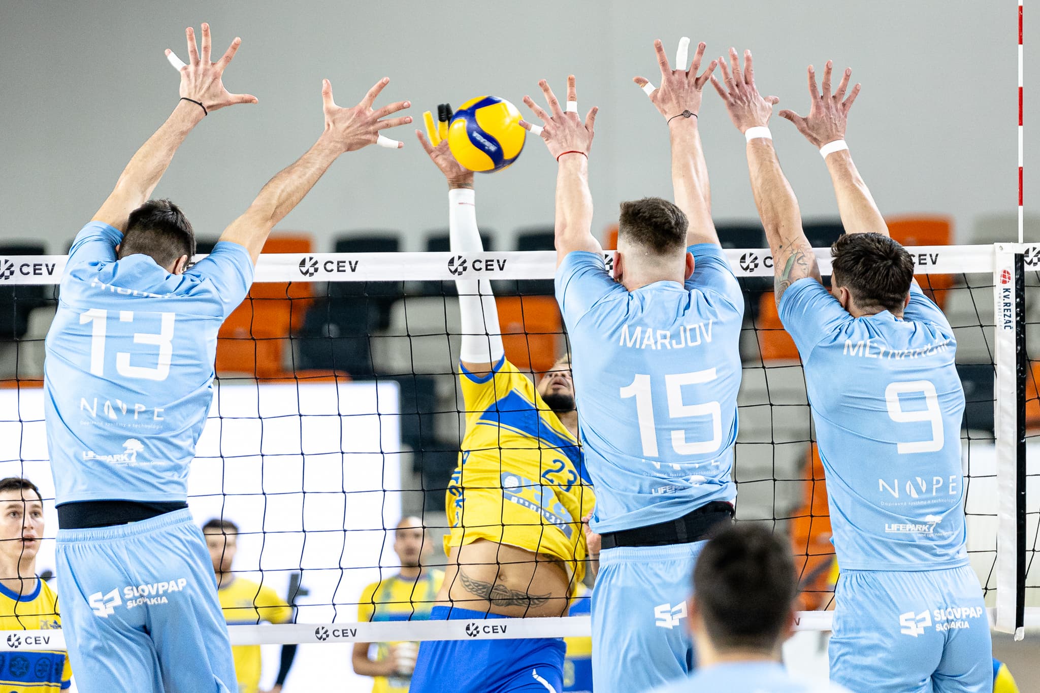 Slovanisti padli v prvom zápase s Maccabi až v tajbrejku